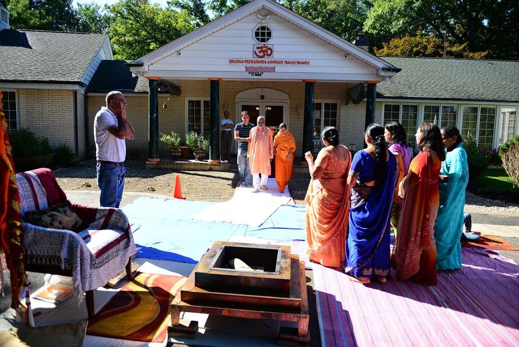 Brahma Premananda Ashram - Mataji Temple | 31w211 Il Route 58, Elgin, IL 60120, USA | Phone: (847) 533-0327