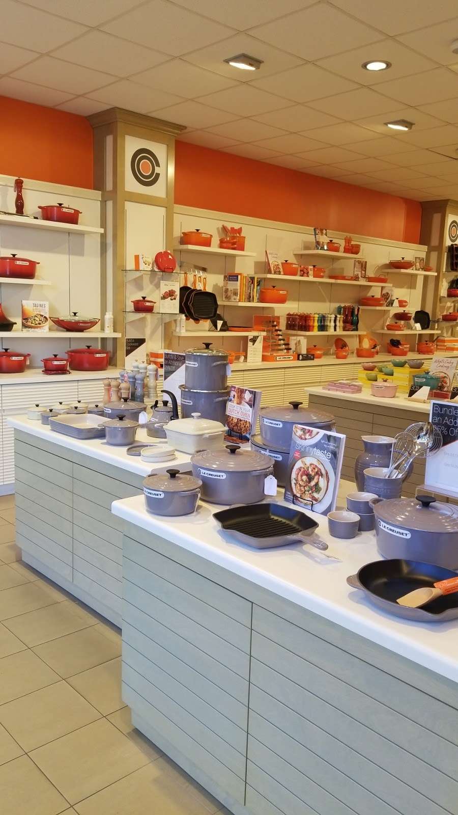 Le Creuset Outlet Store | 6800 N 95th Ave #818, Glendale, AZ 85305, USA | Phone: (623) 872-5377