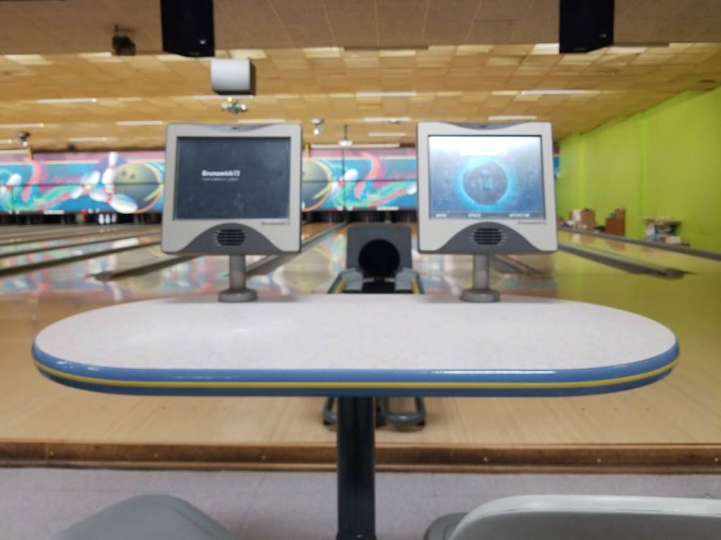 La Ru Bowling Lanes | 2443 Alexandria Pike, Highland Heights, KY 41076, USA | Phone: (859) 781-2111