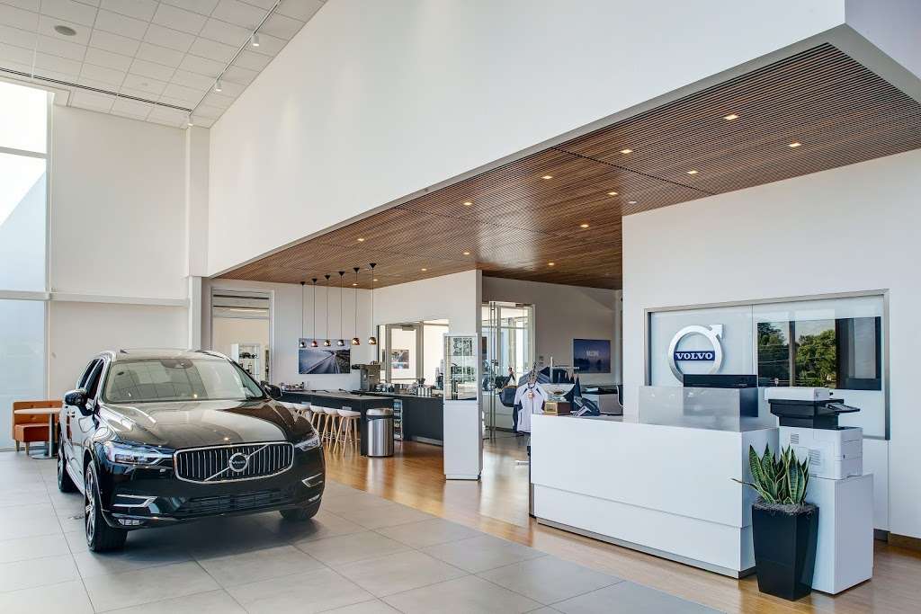 Fields Volvo Cars Waukesha | 1901 E Moreland Blvd, Waukesha, WI 53186, USA | Phone: (262) 970-5900