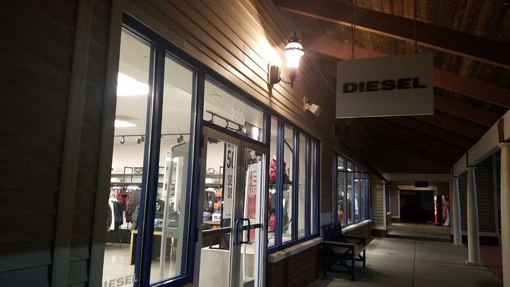 Diesel | 1 Outlet Blvd Store 245, Wrentham, MA 02093, USA | Phone: (774) 847-7323