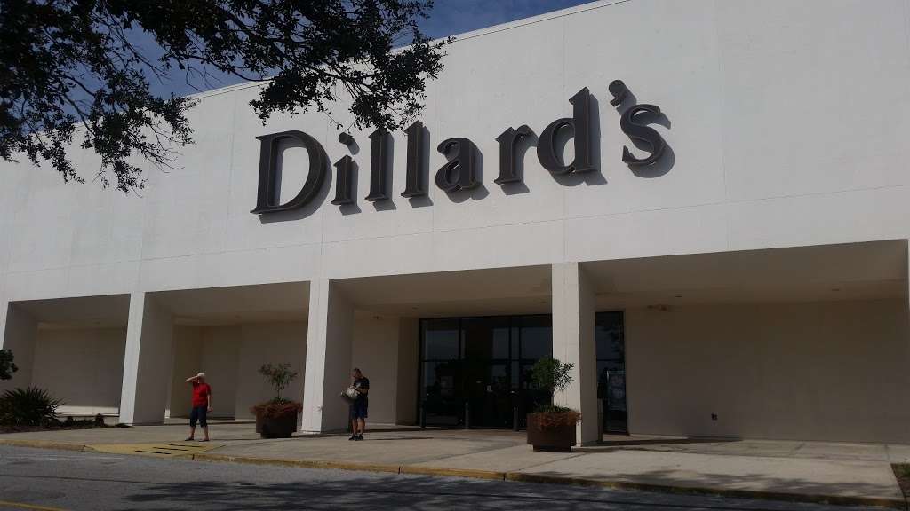 Dillards | 1700 W International Speedway Blvd, Daytona Beach, FL 32114, USA | Phone: (386) 255-8161