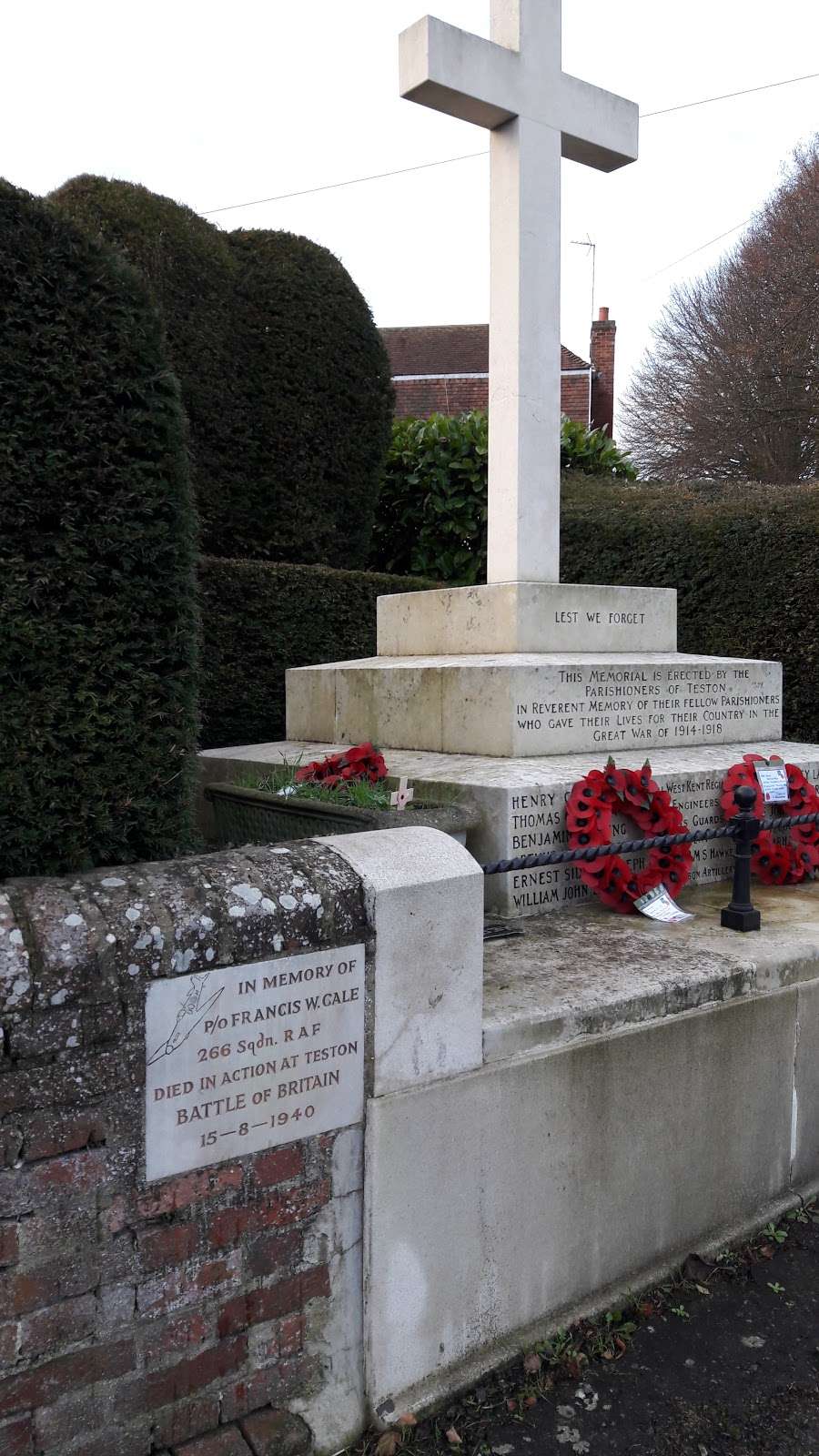 Teston War Memorial | 5 Church St, Teston, Maidstone ME18 5AJ, UK