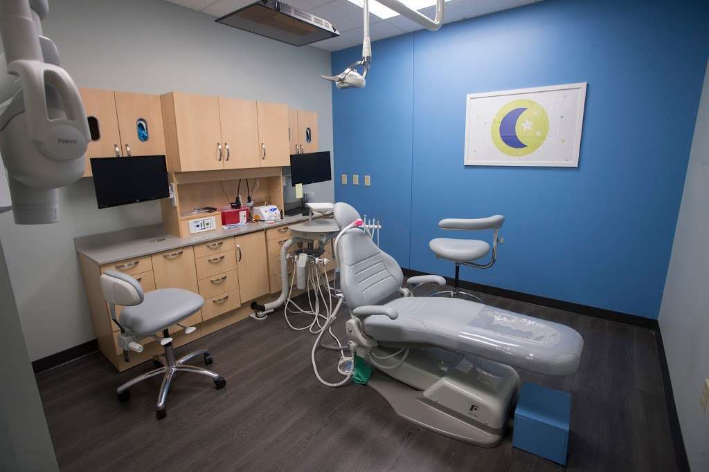 Pediatric Smiles Dentistry | 8672 N Flintlock Rd, Kansas City, MO 64157, USA | Phone: (816) 479-5562