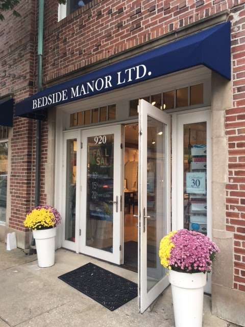 Bedside Manor Ltd | 920 Green Bay Rd, Winnetka, IL 60093, USA | Phone: (847) 441-0969