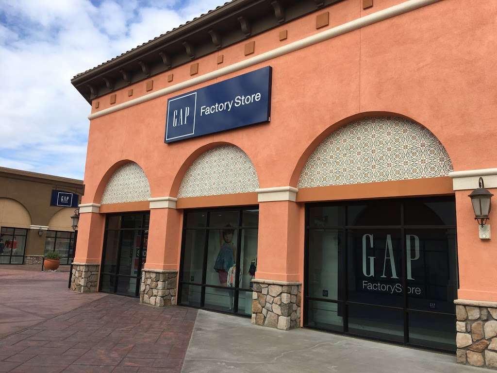 Gap Outlet | 5701 Outlets at Tejon Pkwy, Arvin, CA 93203, USA | Phone: (661) 858-1166