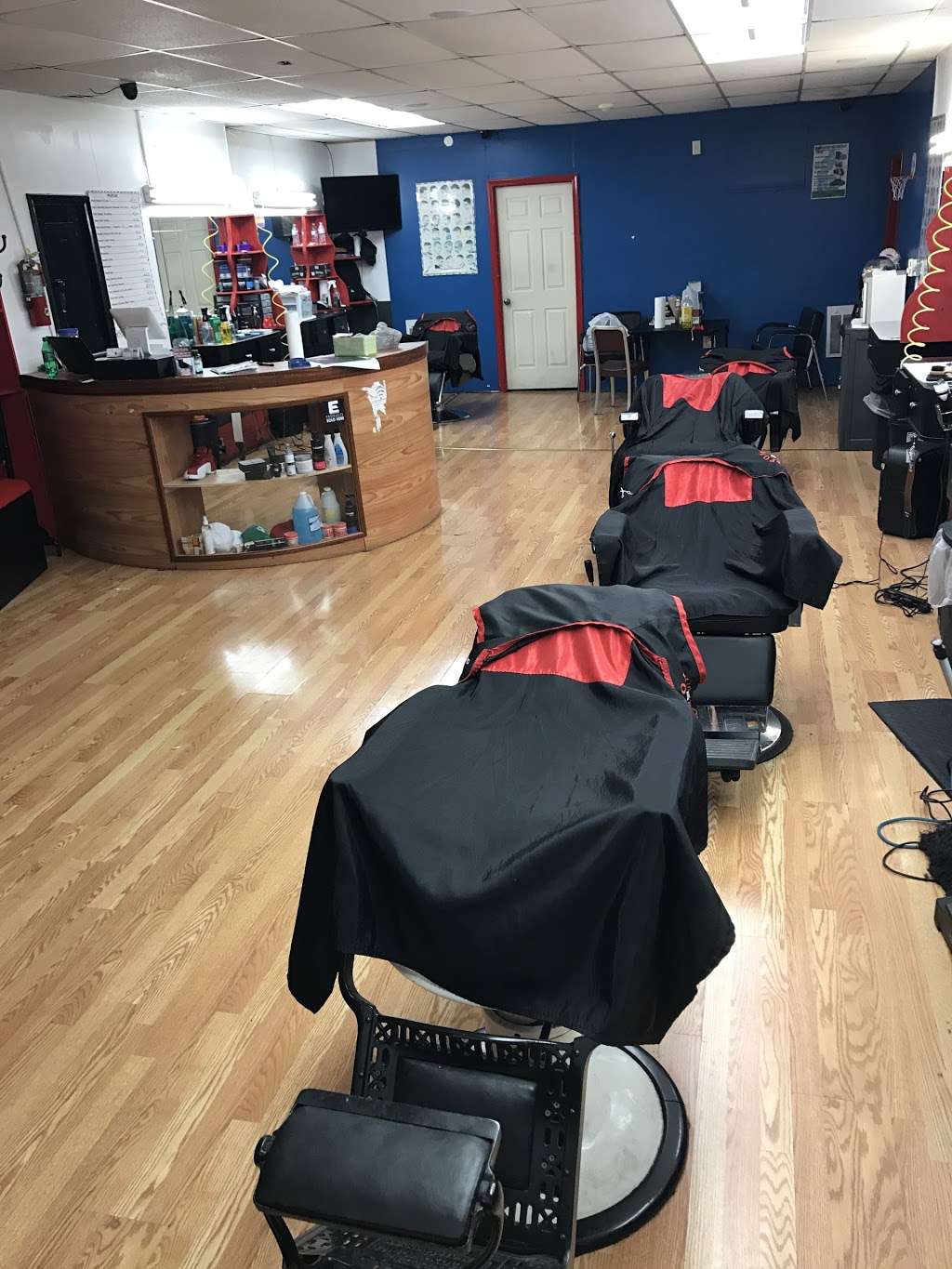 Pompys Best View Barber Shop | 11 N Main St, Chambersburg, PA 17201, USA | Phone: (717) 816-0521