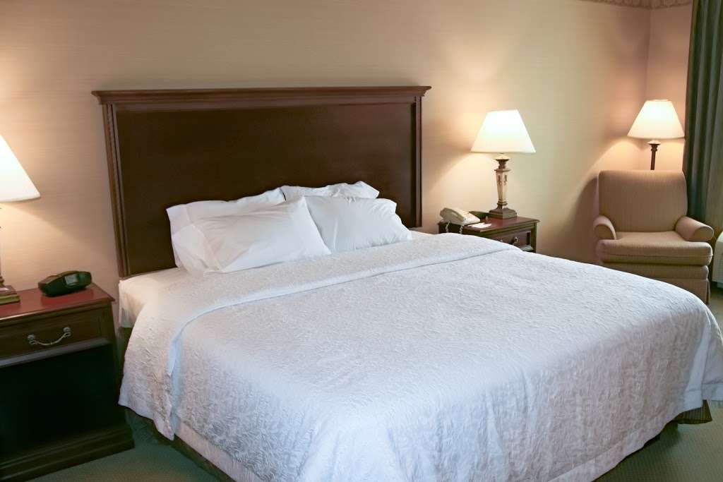 Hampton Inn Raynham-Taunton | 600 New State Hwy, Raynham, MA 02767, USA | Phone: (508) 822-6222