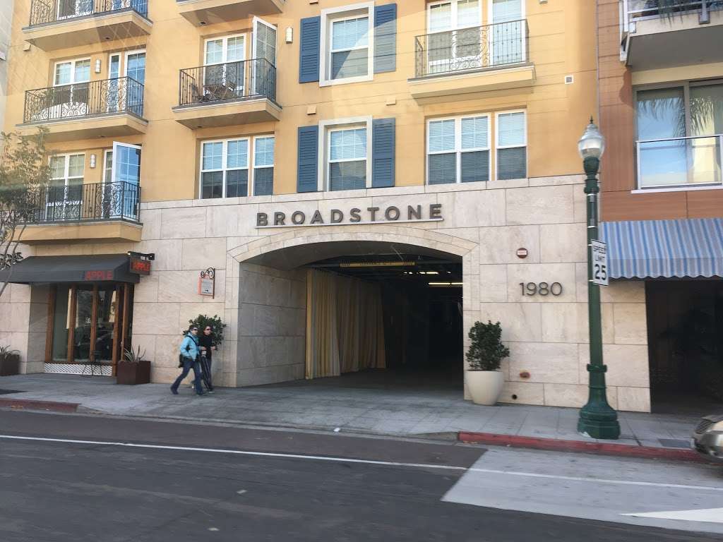 Broadstone Little Italy | 1980 Kettner Blvd, San Diego, CA 92101, USA | Phone: (855) 301-8899