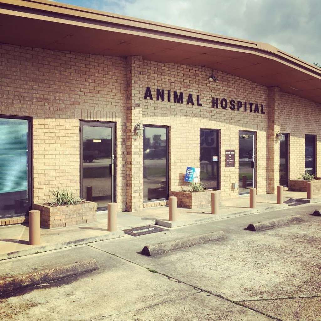 West Oaks Animal Hospital | 2407 S Texas 6, Houston, TX 77077, USA | Phone: (281) 497-0430
