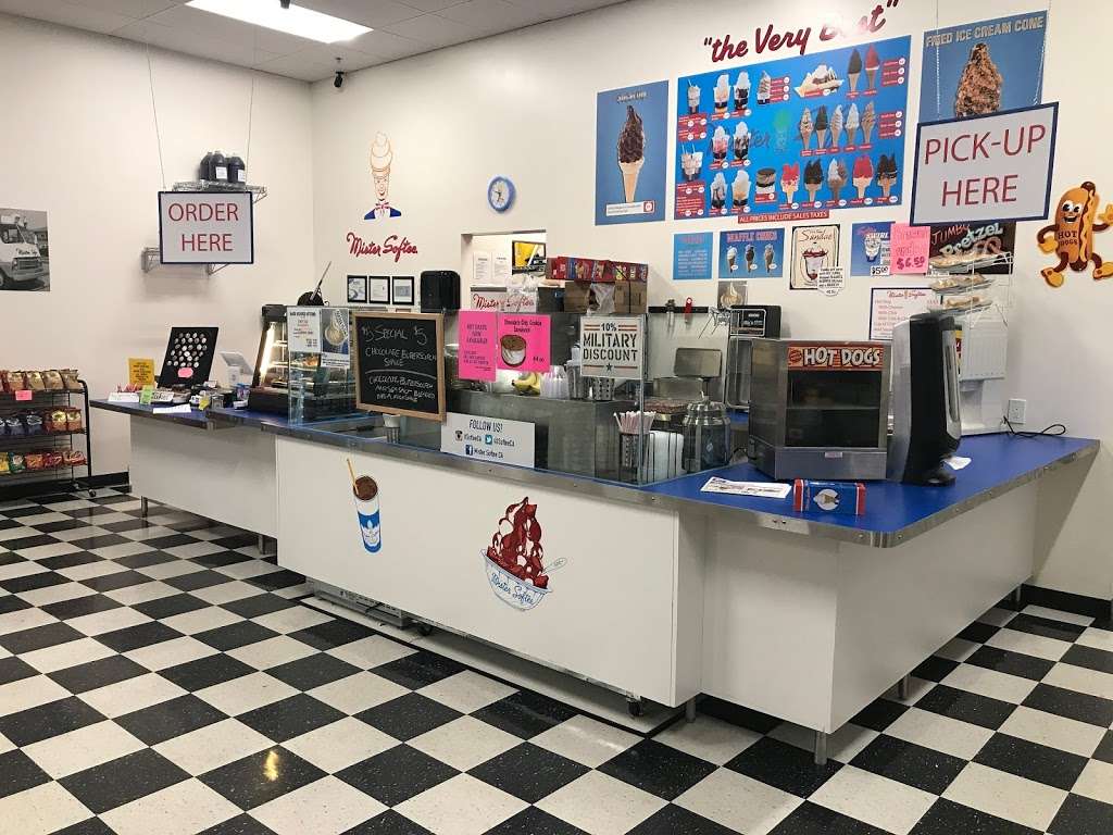 Mister Softee | 2100 Ventura Blvd, Camarillo, CA 93010, USA | Phone: (805) 388-2663