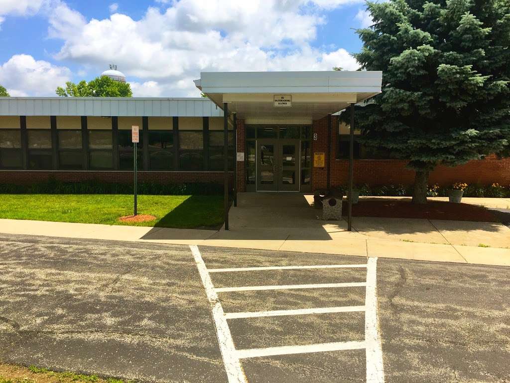 Yorkville Grade School | 201 W Somonauk St, Yorkville, IL 60560, USA | Phone: (630) 553-4390