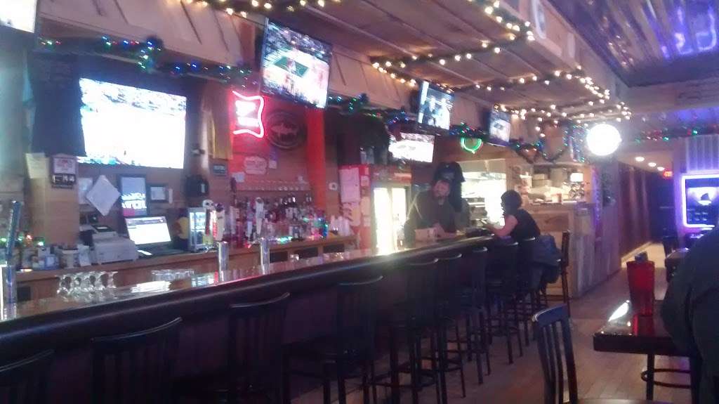 Longshots Bar and Grill | 117 E Michigan St, New Carlisle, IN 46552 | Phone: (574) 988-0176