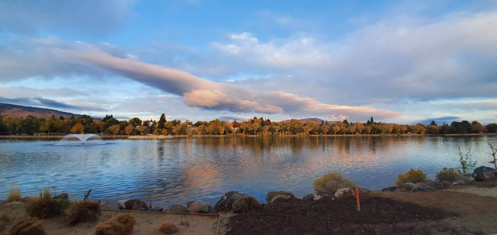 Edgewater at Virginia Lake | 2490 Eastshore Pl, Reno, NV 89509, USA | Phone: (775) 825-9266