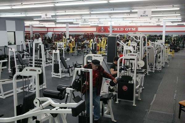 World Gym Highland | 8313 Indianapolis Blvd, Highland, IN 46322, USA | Phone: (219) 838-3481