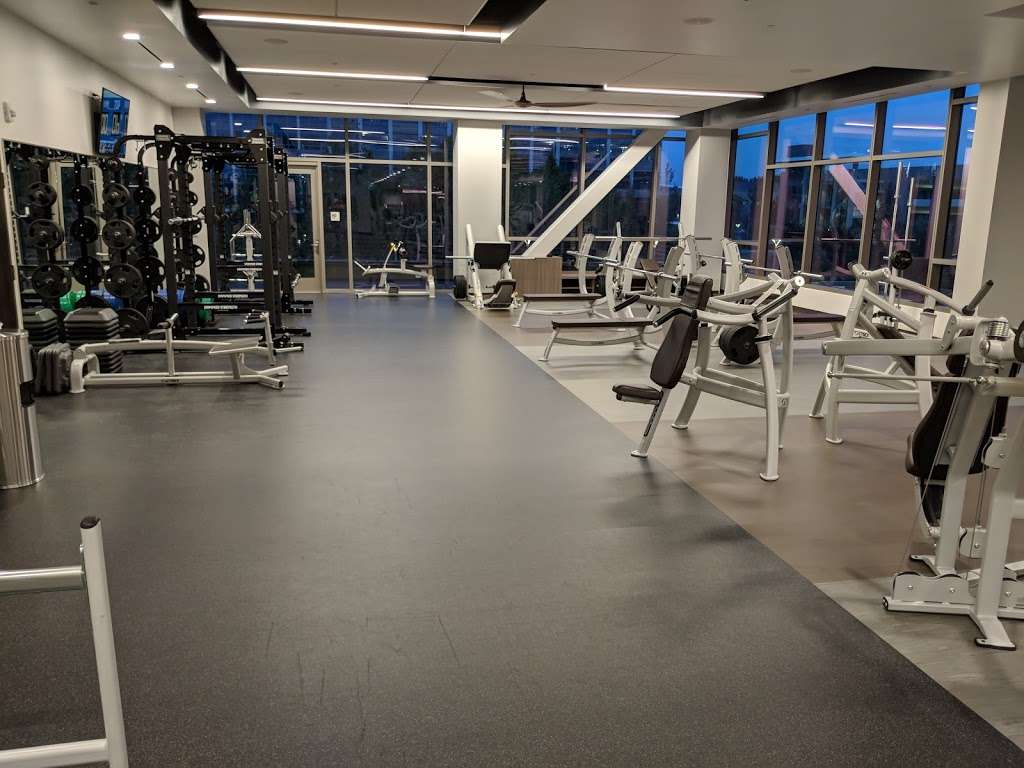 The Club at Moffett Towers 2 | 1170 Discovery Way, Sunnyvale, CA 94089, USA | Phone: (408) 419-2700