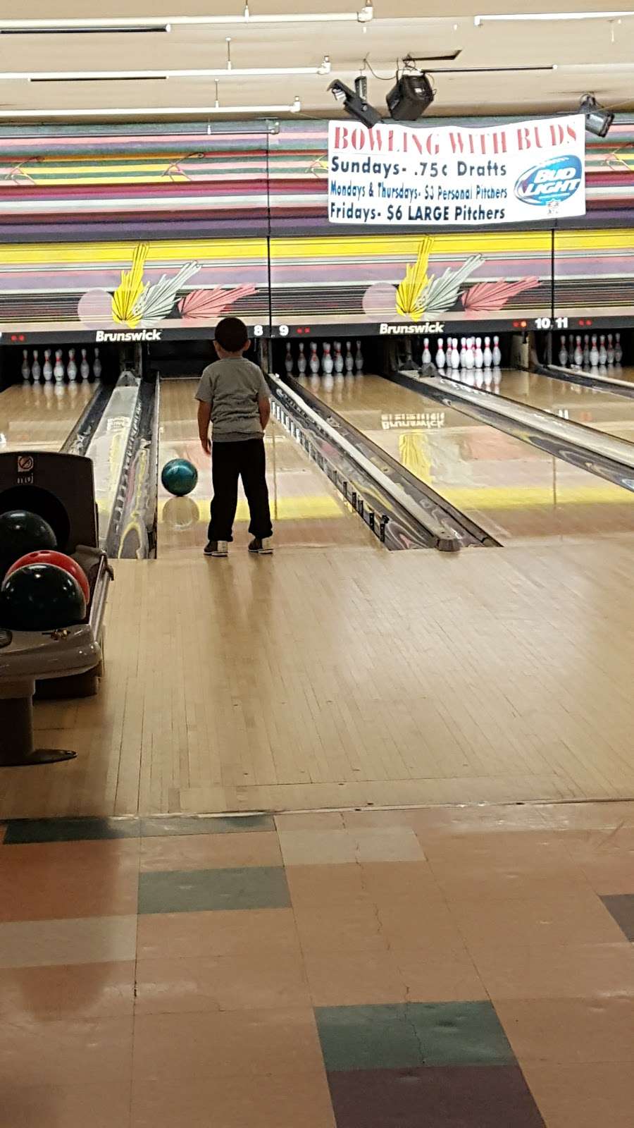 Bowl Arena Inc | 190 Susquehanna Blvd, West Hazleton, PA 18202, USA | Phone: (570) 455-6361