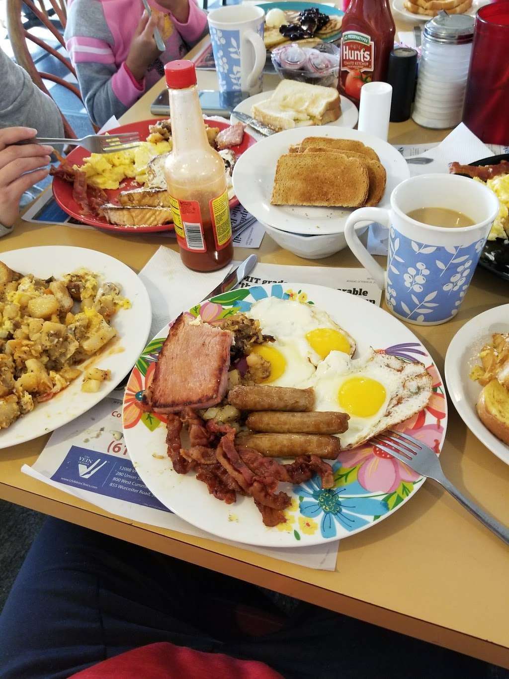 3 Yolks Breakfast & Lunch | 1103 Western Ave, Lynn, MA 01905, USA | Phone: (781) 596-0110