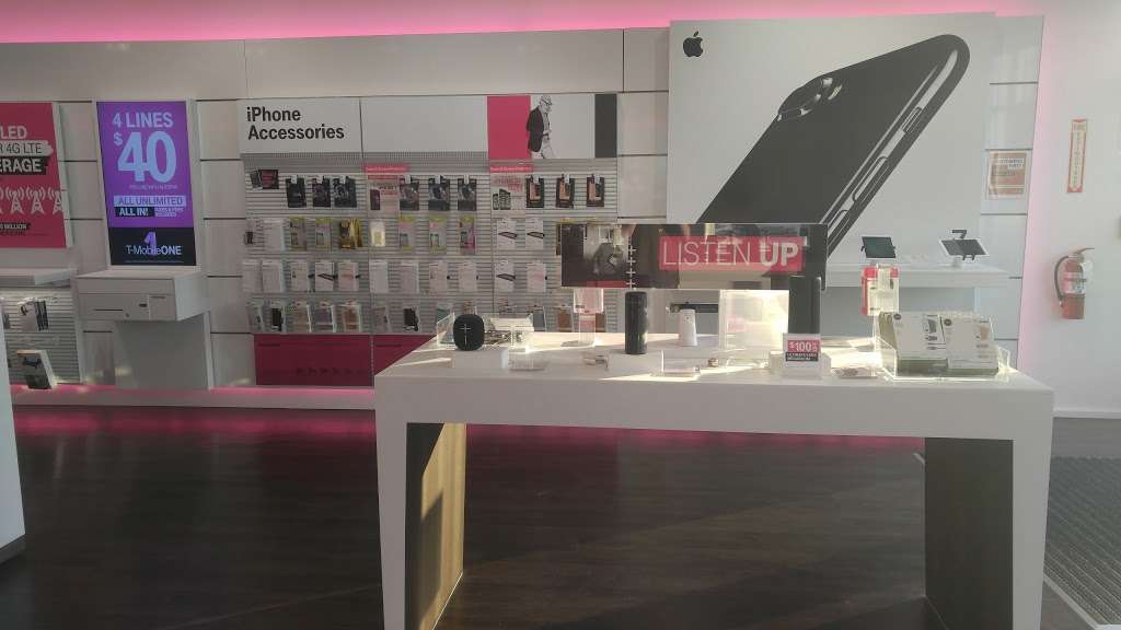 T-Mobile | 280 School Street, 11 Mansfield Ave Suite D, Mansfield, MA 02048, USA | Phone: (508) 261-2980