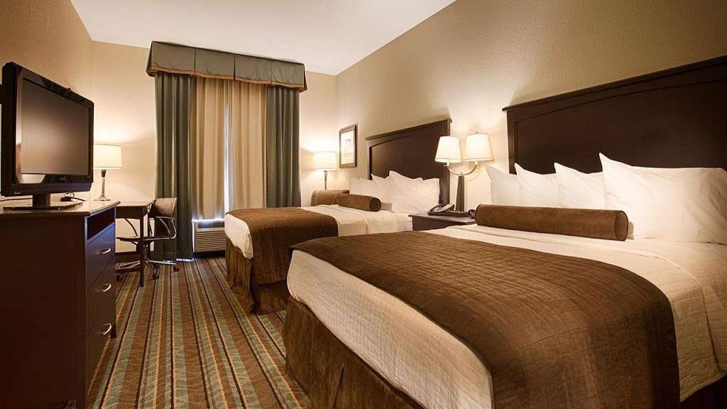 Best Western Plus Chain of Lakes Inn & Suites | 1321 N 14th St, Leesburg, FL 34748, USA | Phone: (352) 460-0118