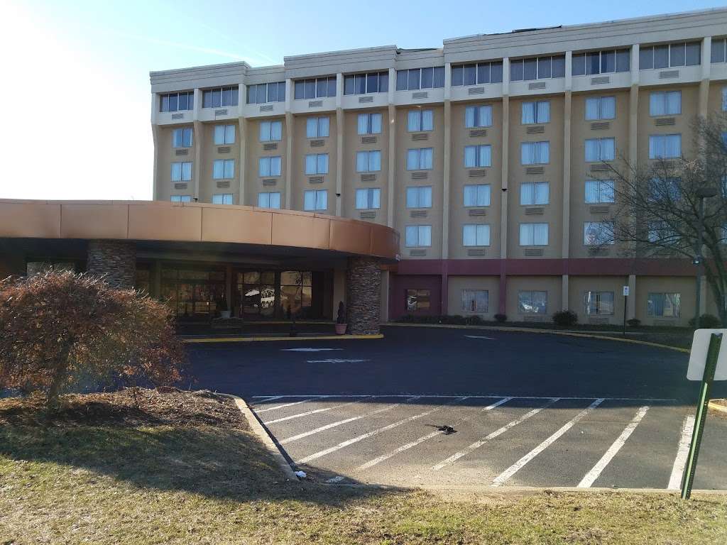 Ramada Plaza & Conf Center by Wyndham Cranbury/S Brunswick | 390 Forsgate Dr, Monroe Township, NJ 08831 | Phone: (609) 619-0038