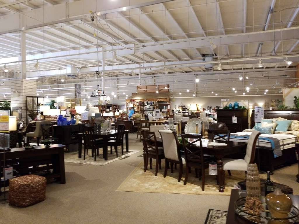 Ashley HomeStore | 1025 N West End Blvd, Quakertown, PA 18951, USA | Phone: (215) 529-5748