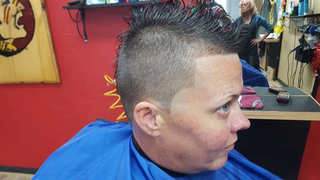 Bradley Js Cut and Go | 3812 Cypress Gardens Rd, Winter Haven, FL 33884, USA | Phone: (863) 324-4849