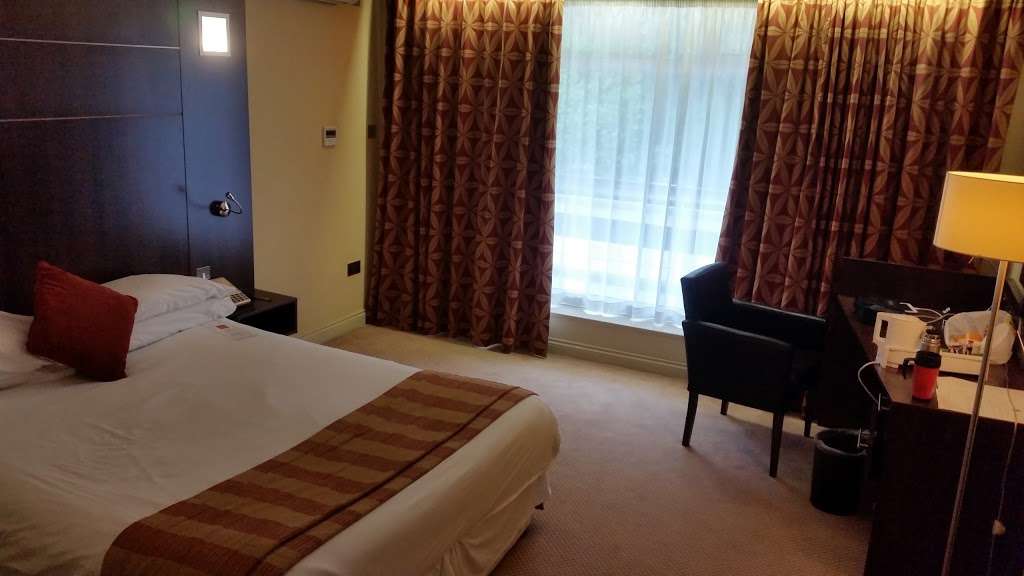 The Bridge House Hotel | Reigate Hill, Reigate RH2 9RP, UK | Phone: 01737 246801