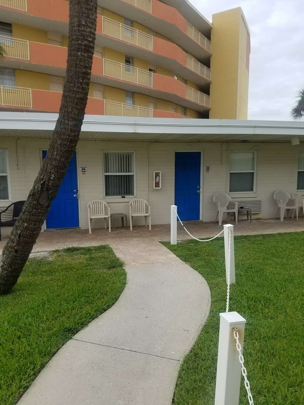 Ocean Court Motel | 2315 S Atlantic Ave, Daytona Beach, FL 32118 | Phone: (386) 253-8185