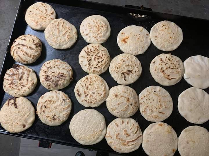 Ricas pupusas salvadoreñas | 712 Las Palmas Ave, Sacramento, CA 95815 | Phone: (916) 349-6233