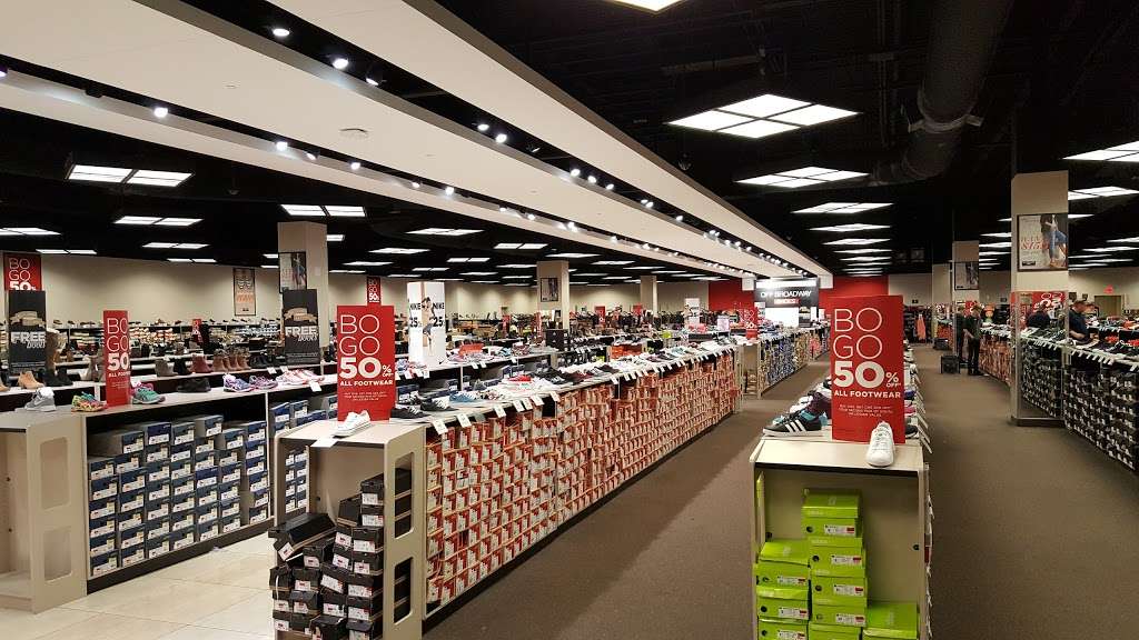 Off Broadway Shoe Warehouse | 3000 Grapevine Mills Pkwy SUITE 603, Grapevine, TX 76051, USA | Phone: (972) 691-4676