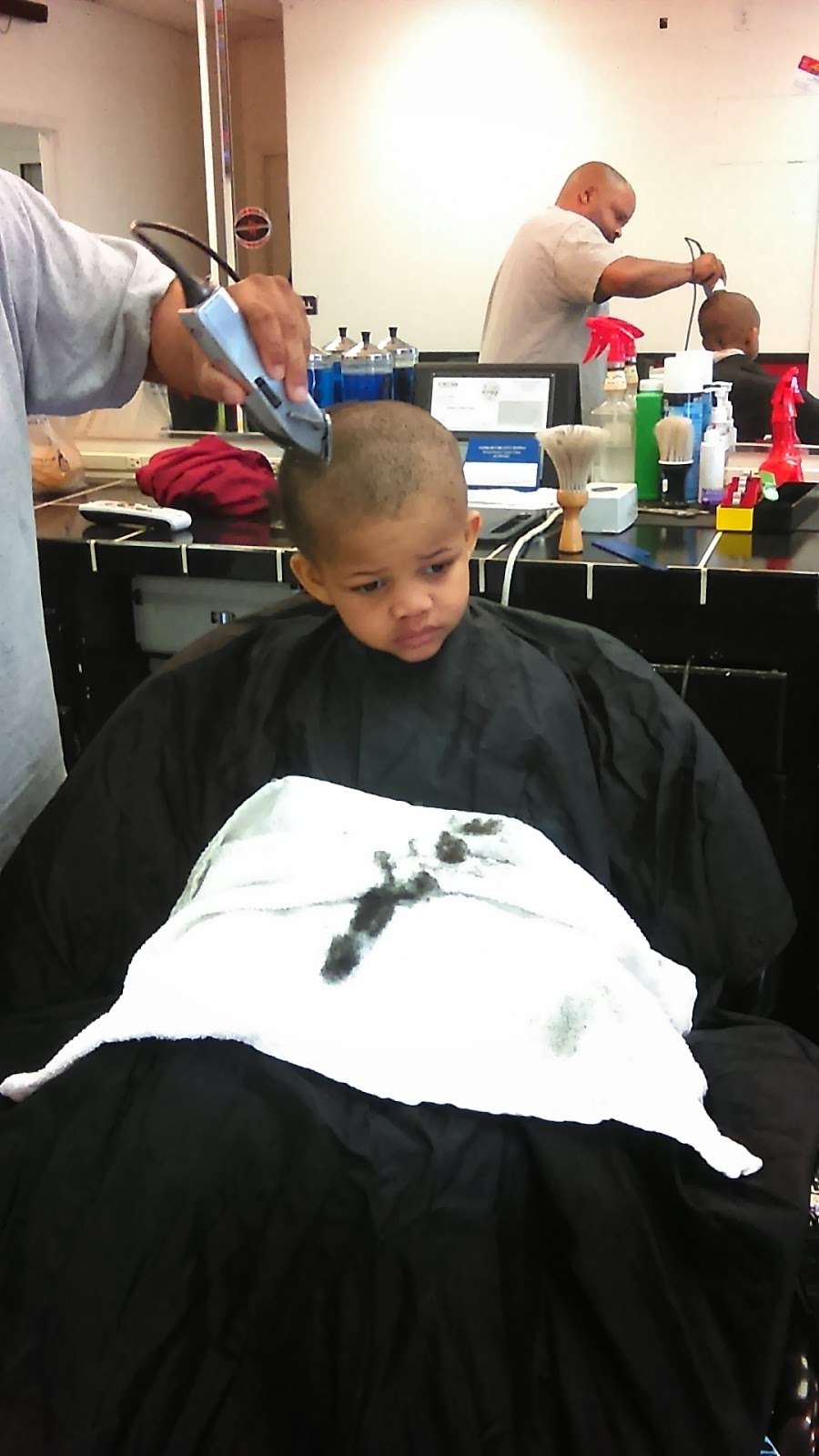 Rays Exclusive Cuts | 1051 Patterson Rd, Oxnard, CA 93035, USA | Phone: (805) 985-7805