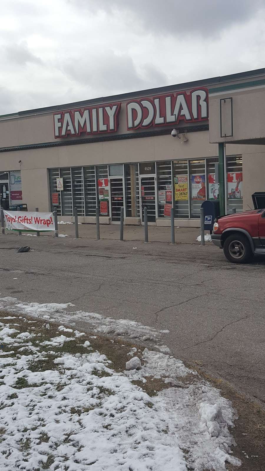 Family Dollar | 5529 W 5th Ave, Gary, IN 46406, USA | Phone: (219) 944-0200