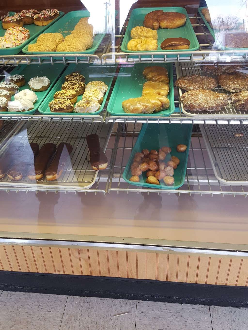 Jacks Donuts | 2400 S Lees Summit Rd # 110, Independence, MO 64055, USA | Phone: (816) 461-7424