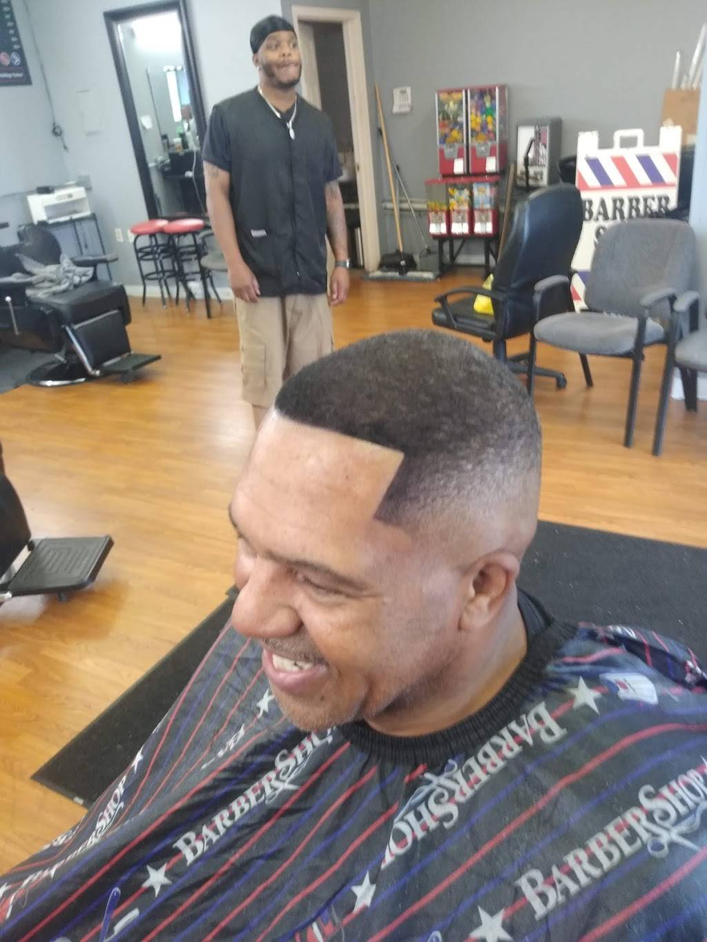 Twins VIP Barber Shop | 8256 E Washington St, Indianapolis, IN 46219 | Phone: (317) 493-9559