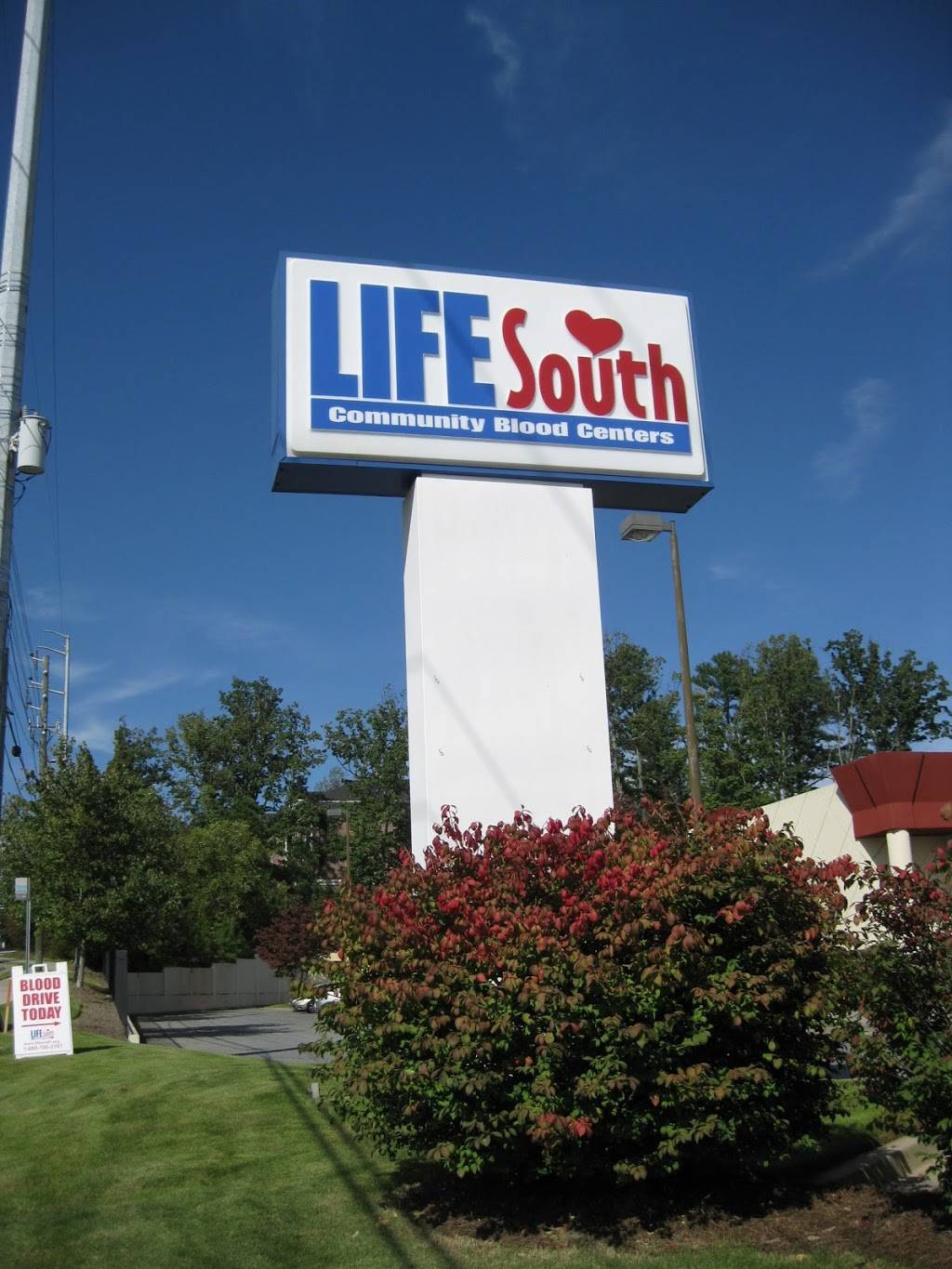 LifeSouth Community Blood Center | 4891 Ashford Dunwoody Rd NE, Atlanta, GA 30338, USA | Phone: (404) 329-1994