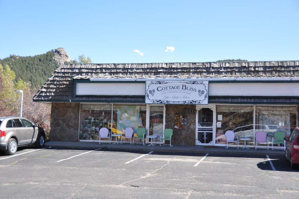 Cottage Bliss | 870 Moraine Ave, Estes Park, CO 80517 | Phone: (970) 577-1557