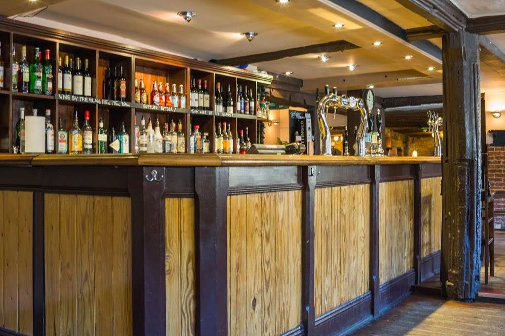 George & Dragon | The St, Ightham, Sevenoaks TN15 9HH, UK | Phone: 01732 882440