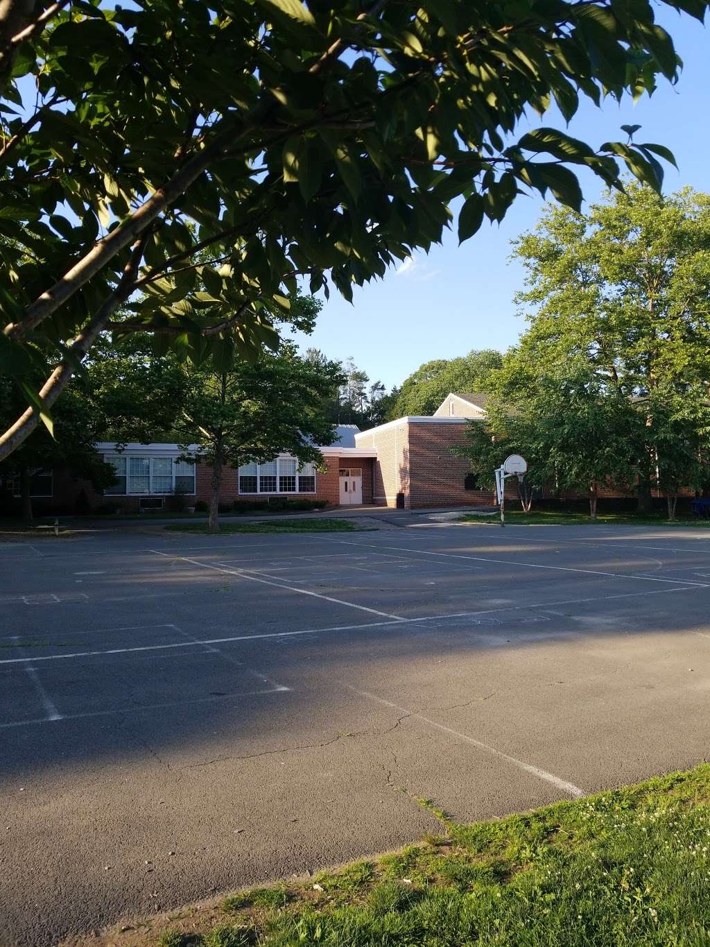 North Mianus School | 309 Palmer Hill Rd, Riverside, CT 06878 | Phone: (203) 637-9730