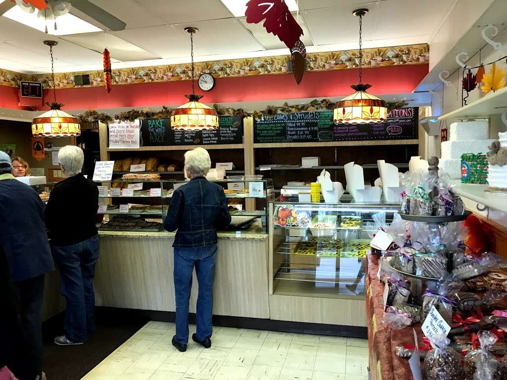 Cumberland Station Bake Shop | 36 E Northwest Hwy, Des Plaines, IL 60016, USA | Phone: (847) 827-7810