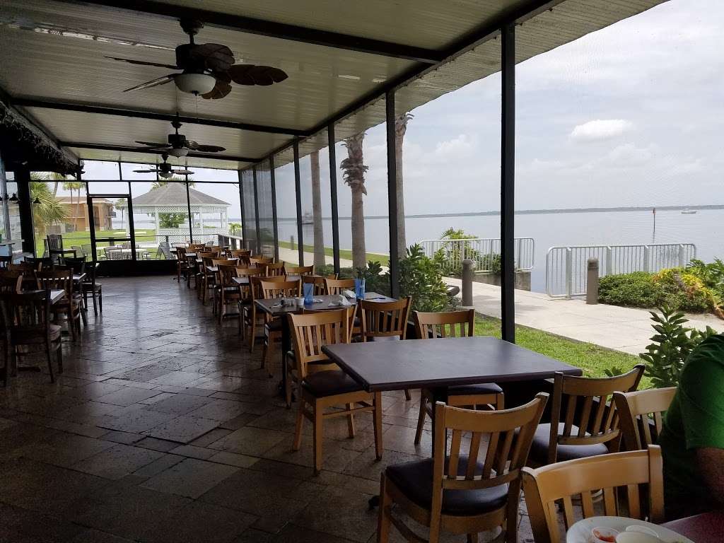 St Johns River Steak & Seafood | 550 N Palmetto Ave, Sanford, FL 32771, USA | Phone: (407) 878-0980