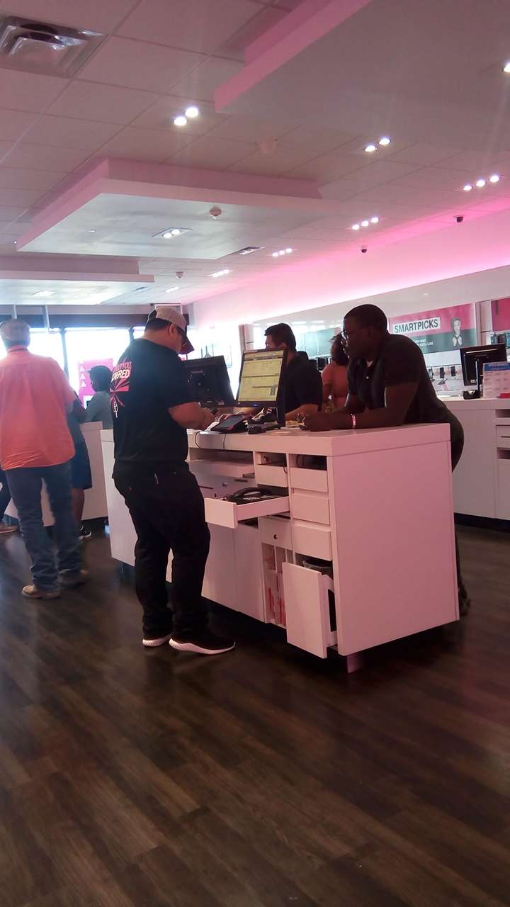 T-Mobile | 2813 Business Center Dr Ste 103, Pearland, TX 77584, USA | Phone: (713) 436-0048