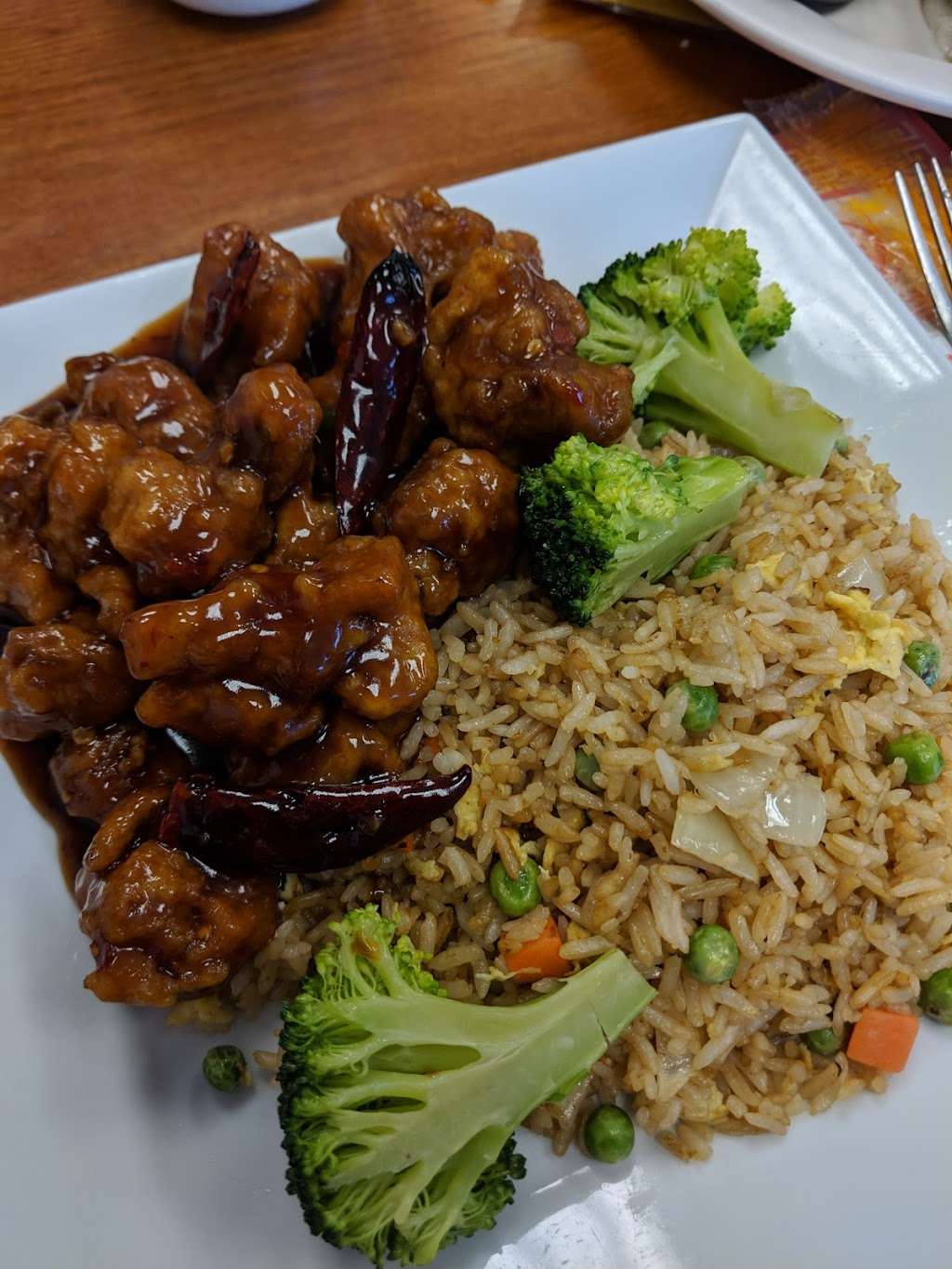 Hong Kong Express | 11 Lee Airpark Dr, Edgewater, MD 21037 | Phone: (410) 956-3886