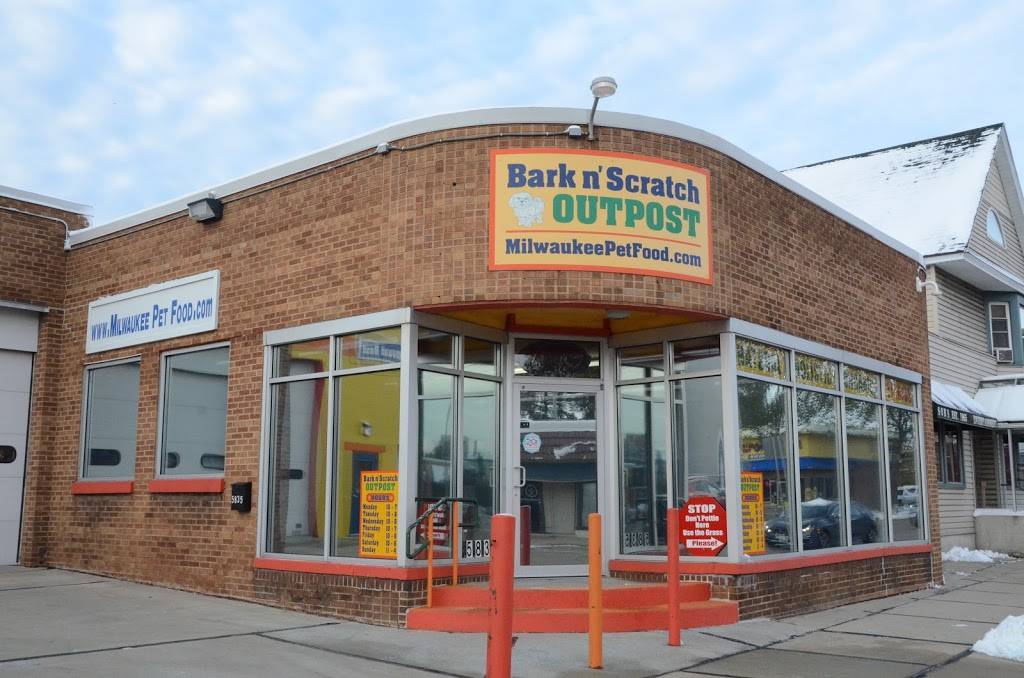 Bark N Scratch Outpost | 5835 W Bluemound Rd, Milwaukee, WI 53213, USA | Phone: (414) 444-4110