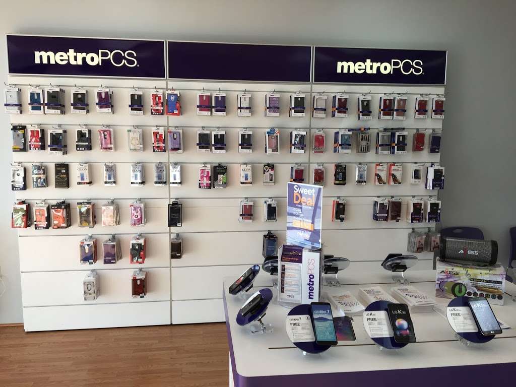 Metro by T-Mobile | 7876a E Ridge Rd, Hobart, IN 46342, USA | Phone: (219) 654-4064