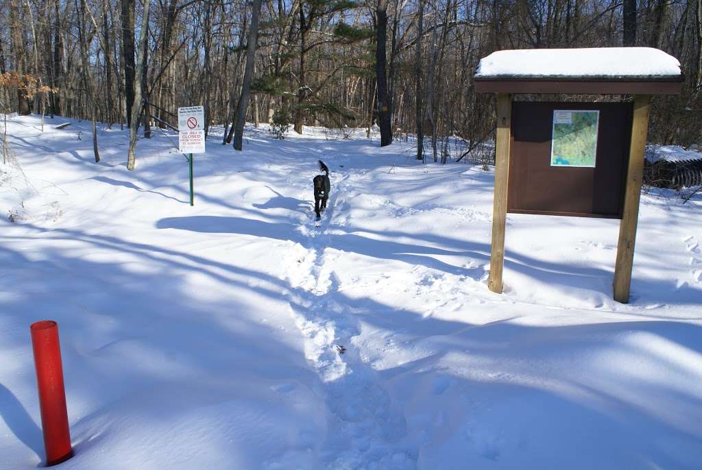 Snake Den State Park Trailhead Parking | 2289 Hartford Ave, Johnston, RI 02919, USA