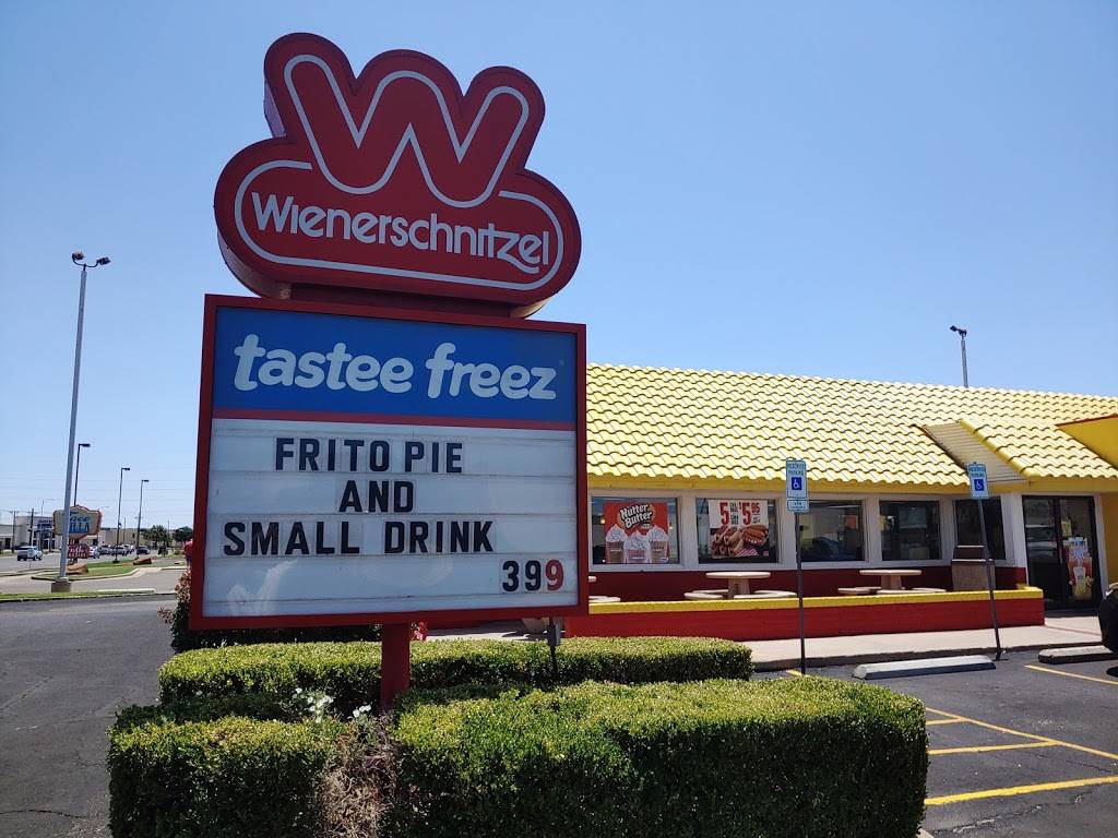 Wienerschnitzel | 7102 Quaker Ave, Lubbock, TX 79424, USA | Phone: (806) 793-5941