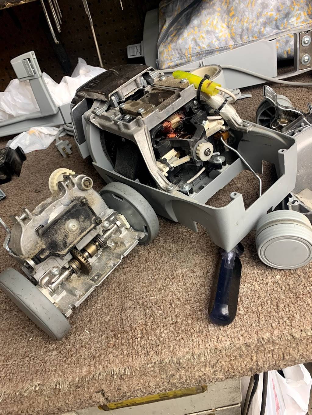 Mr. Vac & Sew | 3230 E Bell Rd, Phoenix, AZ 85032, USA | Phone: (602) 971-7960