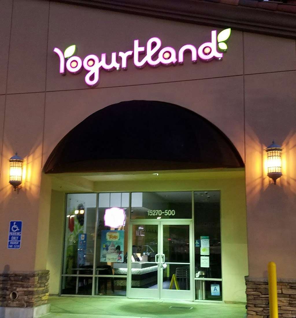 Yogurtland | 15270 Summit Ave, Fontana, CA 92336 | Phone: (909) 463-3343