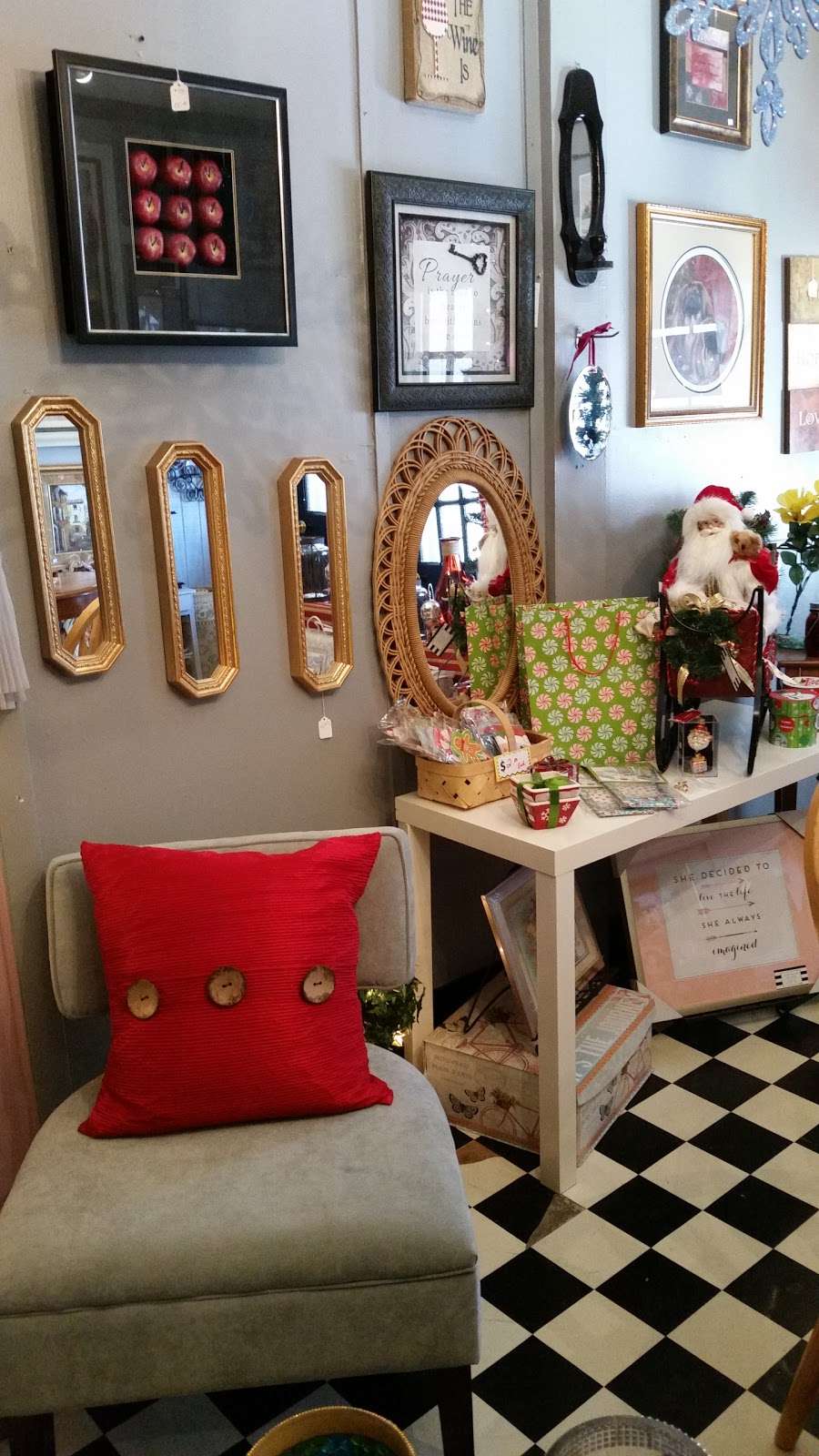 Lilys Home Decor & Gifts | 13652 James Madison Hwy, Palmyra, VA 22963, USA | Phone: (540) 967-7993